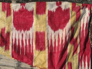 Antique Uzbek IKAT coat. In excellent condition, large size.                        