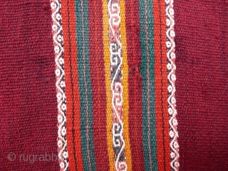 Antique Calcha poncho from Bolivia. Late 19th century or very early 20th century. Very finely woven. All wool. Beautiful colors, which are probably natural. 

Good condition for age with some small holes  ...