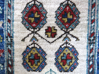 Ushak Small yastik size rug, good pil with shiny wool.. size : 44" X 24 " - 112 cm X 61 cm vedatkaradag@gmail.com          