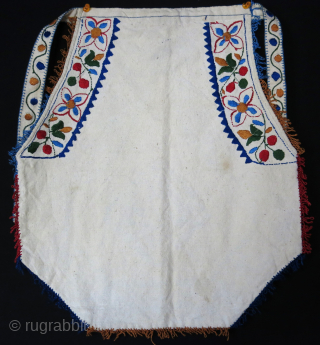 Hungarian apron silk embroidery on hand loomed cotton, a folk art item early 20th century, size : 18.5 " X 16 " - 47 cm X 41 cm     