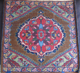 Saruq Cushion cover full pile , natural colors size : 18" X 17.5" - 46 cm X 45 cm vedatkaradag@gmail.com             