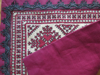 Palestinian embroidery with metallic lacing border. Size : 29 cm X 27.5 cm vedatkaradag@gmail.com                   