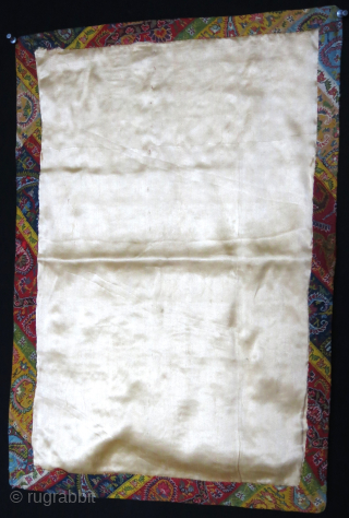 Chesmere Moon shawl fragment, 24" X 16 " - 61 cm X 41 cm vedatkaradag@gmail.com                  