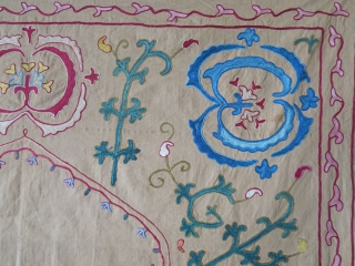 UZbekistan - bokhara Nim suzani, fine chain stitch embroidery, natural dyes. Circa 1900 Size: 59" X 39" -- 150 cm X 100 cm          