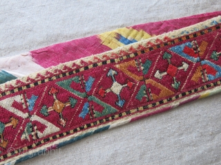 Uzbekistan - Lakai silk and little wool embroidered belt. Great condition. Baking ikat replaced on the way. Circa 1900 or earlier - Size : 45" by little over 3" - 114 cm  ...