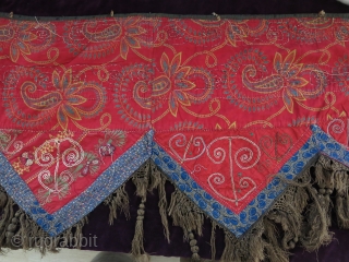 Indo Azerbaijan talisman hanging fine silk applique and fine silk emrboidery. Great condition. size : 87 " 15 " - 220 cm X 38 cm without tassels Vedatkaradag@gmail.com     