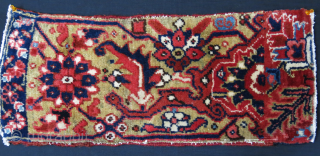 Heris border sampler, good pile and colors Circa 1900 -1920 Size : 25" X 10.5" - 64 cm X 27 cm            