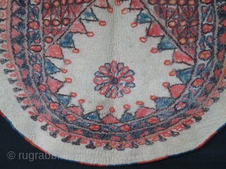 Turkmen Goklan Yomud felt Saddle cover. Natural colors Circa 1930s Size : 33" X 38" - 97 cm X 84 cm            