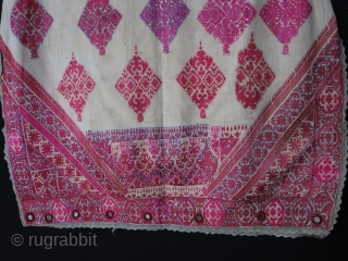 Pakistan Swat valley ethnic dress, in good condition. Size : arm to arm 55" X height 34 " - 140 cm X 87 cm         