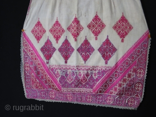 Pakistan Swat valley ethnic dress, in good condition. Size : arm to arm 55" X height 34 " - 140 cm X 87 cm         