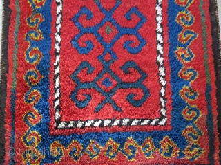 Turkmen Middle Amu Darya single panel julkur, repair in center with old wool. Great represantation of Turkmen weaving. Good pile and natural colors colors. Circa : 1900 or earlier - size: 72"  ...