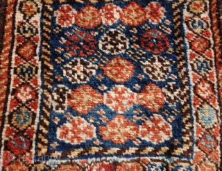 complete Qashqa'i chanteh, circa cm 35 x 40, great condition                       