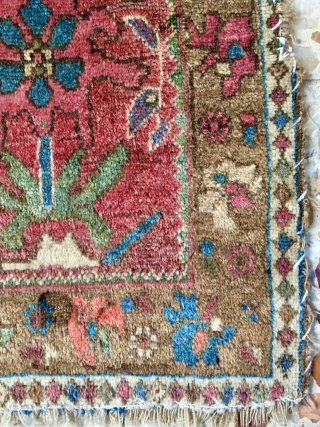 Very cute small bidjar carpet size 100x100cm
                          