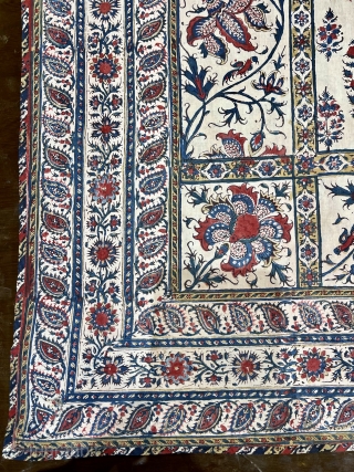 A very nice Isfahan Qhalem Qhari size 100x100cm                         
