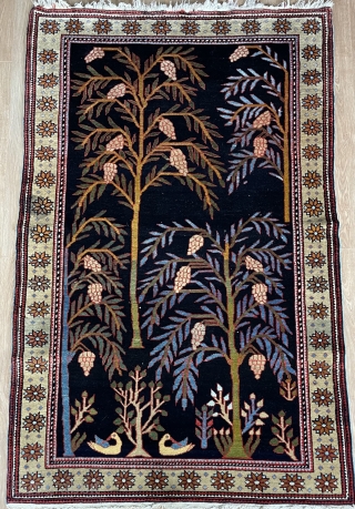 A very nice tree of life carpet size 210x130cm                        