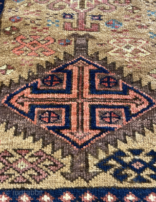 Beluch carpet ground is camel wool size 125x80cm                         
