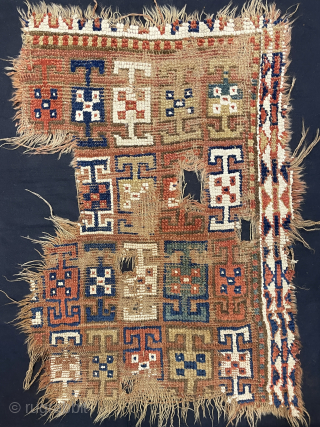 Khurdish fragment rug 1800 or 1820s size 70 x 50 cm                      