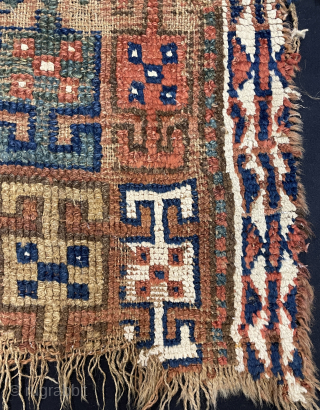 Khurdish fragment rug 1800 or 1820s size 70 x 50 cm                      