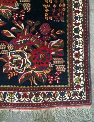 Avsar all are colors natural full conditions and very fine size 145x125cm                     