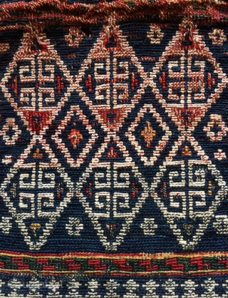 Qhasgai women small bag.                             