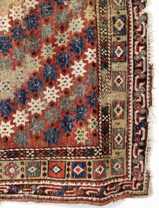 Middle Anatolian Afyon carpet 1820s size 230x165cm                          