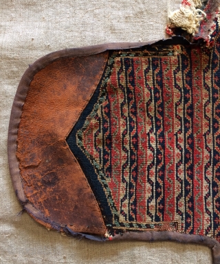 Shiraz hors saddle cover
Size 110x64cm                            
