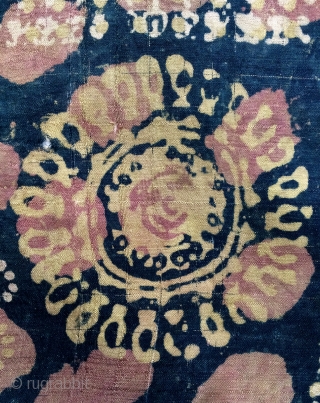 Silk fragmand Textille size 35x37cm                            