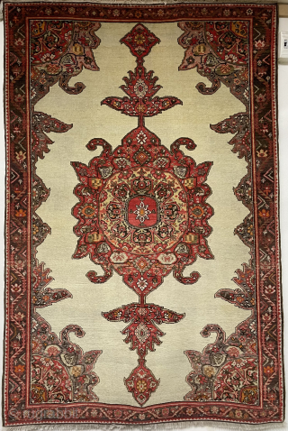 Persian rug size 200 x 130 cm                          