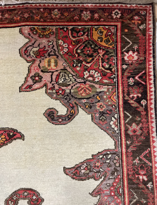 Persian rug size 200 x 130 cm                          