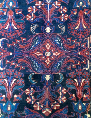 Persian Armenian bafhd rug 
Size 250x165cm                           