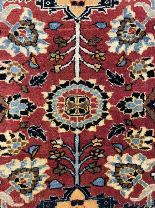 Very fine quality Persian rug size 190 x 125 cm                       