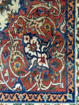 Isfahan  carpet silk on wool and silk size 230x150cm                       