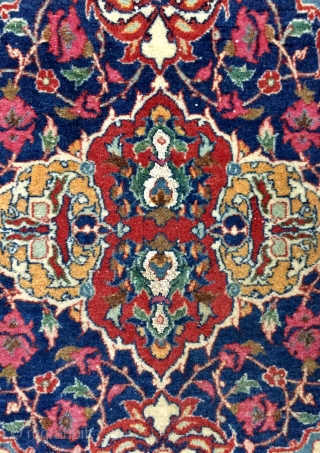 Isfahan  carpet silk on wool and silk size 230x150cm                       