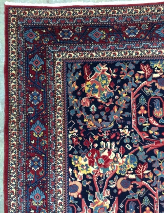 Rare ferahan carpet size very fine quality and all are colors natural dyes size 185x135cm
                  