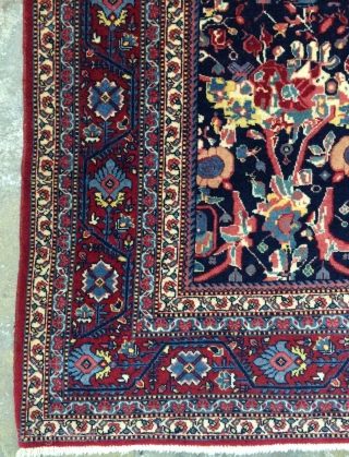 Rare ferahan carpet size very fine quality and all are colors natural dyes size 185x135cm
                  