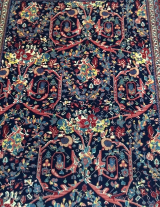 Rare ferahan carpet size very fine quality and all are colors natural dyes size 185x135cm
                  