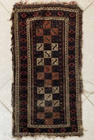 Very old beluch pillow 

sanli-veysel@hotmail.com                            