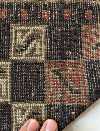 Very old beluch pillow 

sanli-veysel@hotmail.com                            
