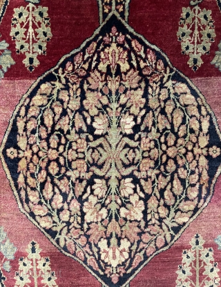 Very different laver kirman rug size 160x117cm                          