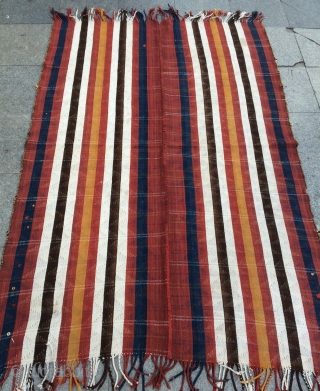 Qhasgai sofra all colors natural dyes and very nice quality.size 220x147cm
                      