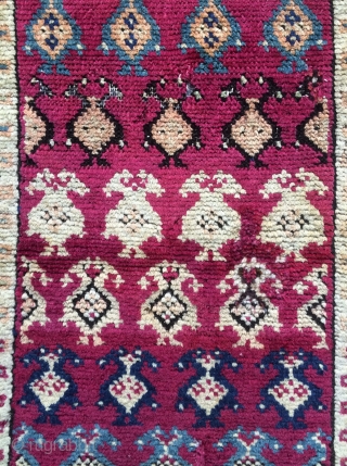 Northwest Persian carpet size 128x73xm                            