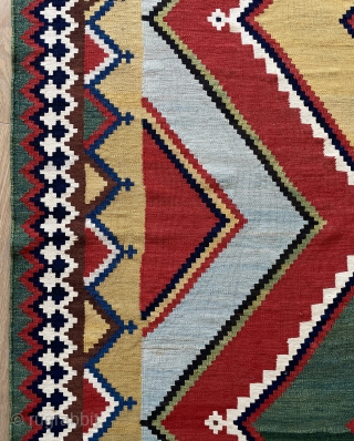 Very nice Qhasgai Kilim size 280x160cm
                           