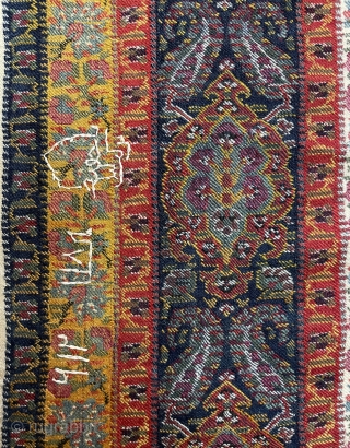Very old Indian qhasmir textile size 140x120cm                          