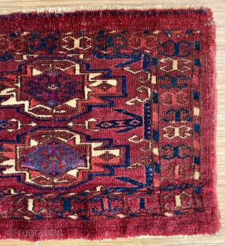 It is a very wonderful Turkmen Tekke bag and there is silk in some parts size 29x64cm                