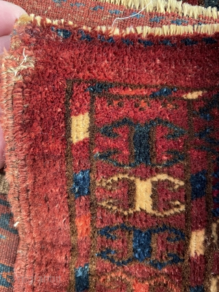 It is a very wonderful Turkmen Tekke bag and there is silk in some parts size 29x64cm                