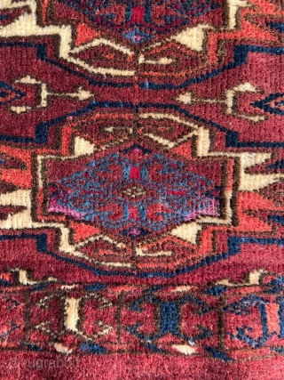 It is a very wonderful Turkmen Tekke bag and there is silk in some parts size 29x64cm                