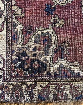 Very old Persian carpet size 132x112cm                           
