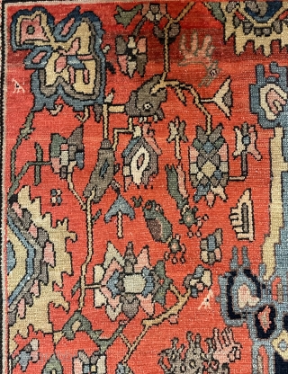 Very fine quality ferehan carpet size 200x118cm                          