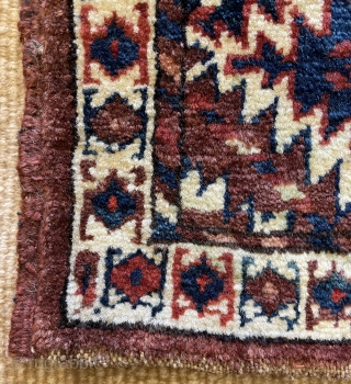 Yamud a small carpet specially made for the camel's kneecap. Size 22x28cm                     