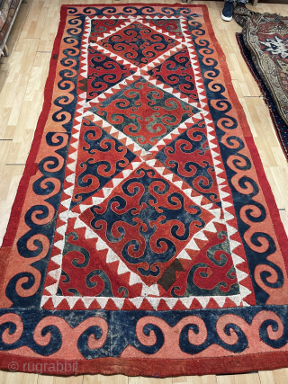 Uzbek felt Size 300 x 150 cm                          
